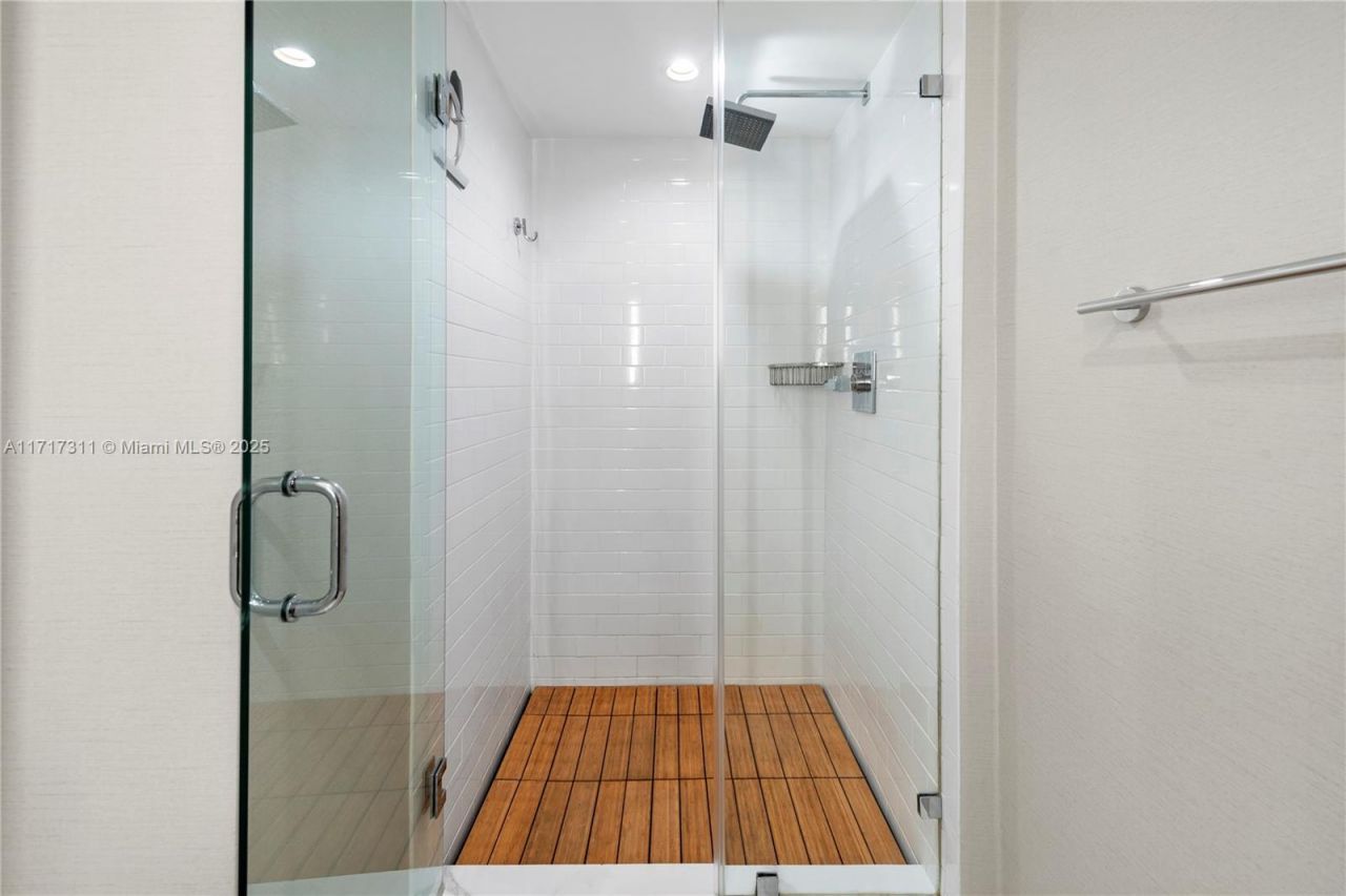 201 Crandon Blvd, Unit 1002, Key Biscayne, FL 33149 Photo