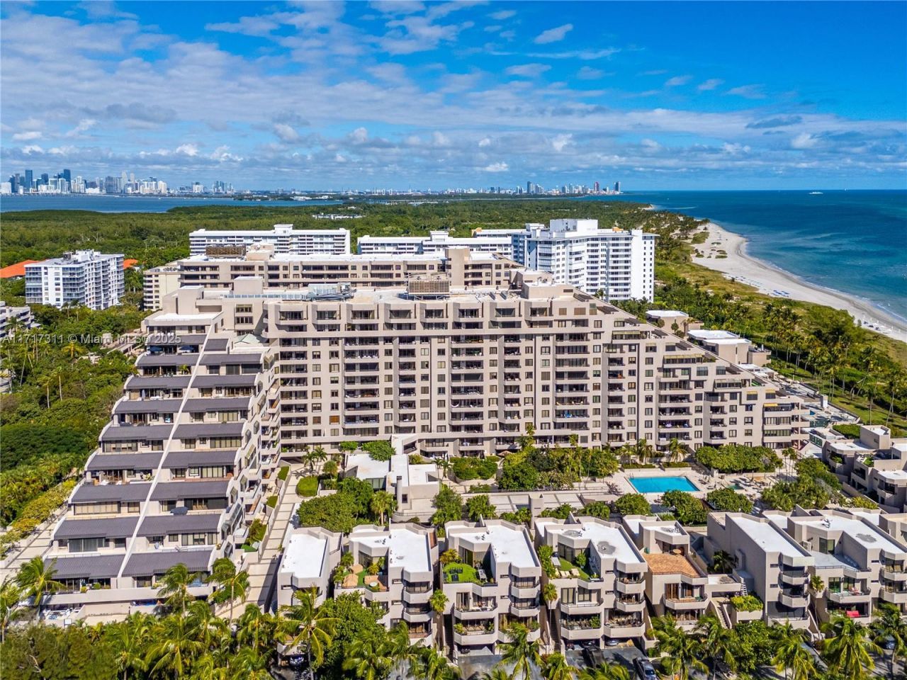 201 Crandon Blvd, Unit 1002, Key Biscayne, FL 33149 Photo