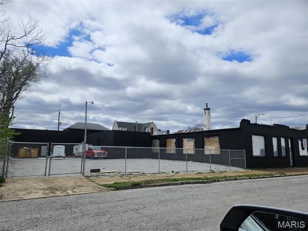 3134 Samuel Shepard Drive, St Louis, MO 63103