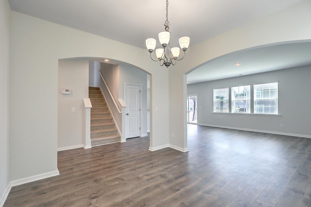 238 Wathen Drive Photo 10