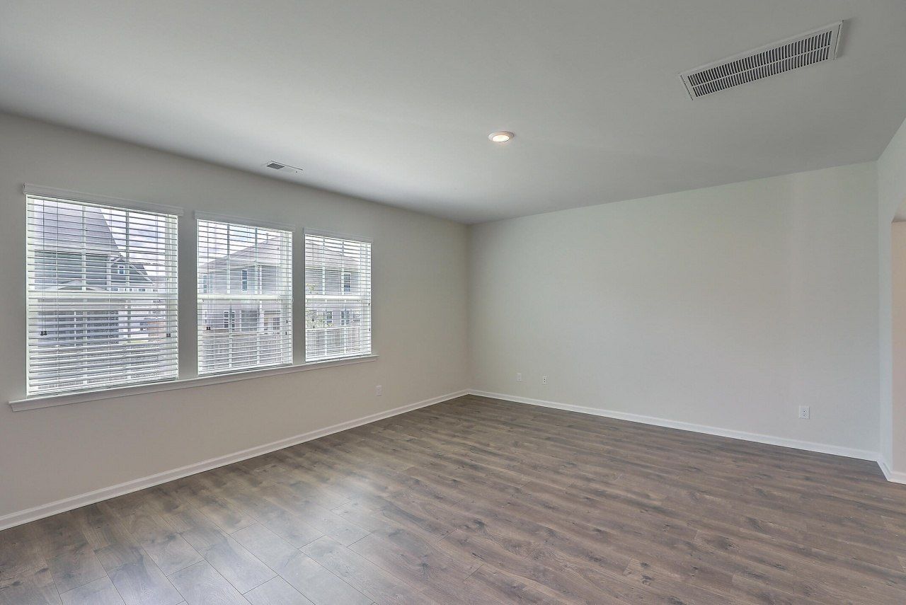 238 Wathen Drive Photo 11