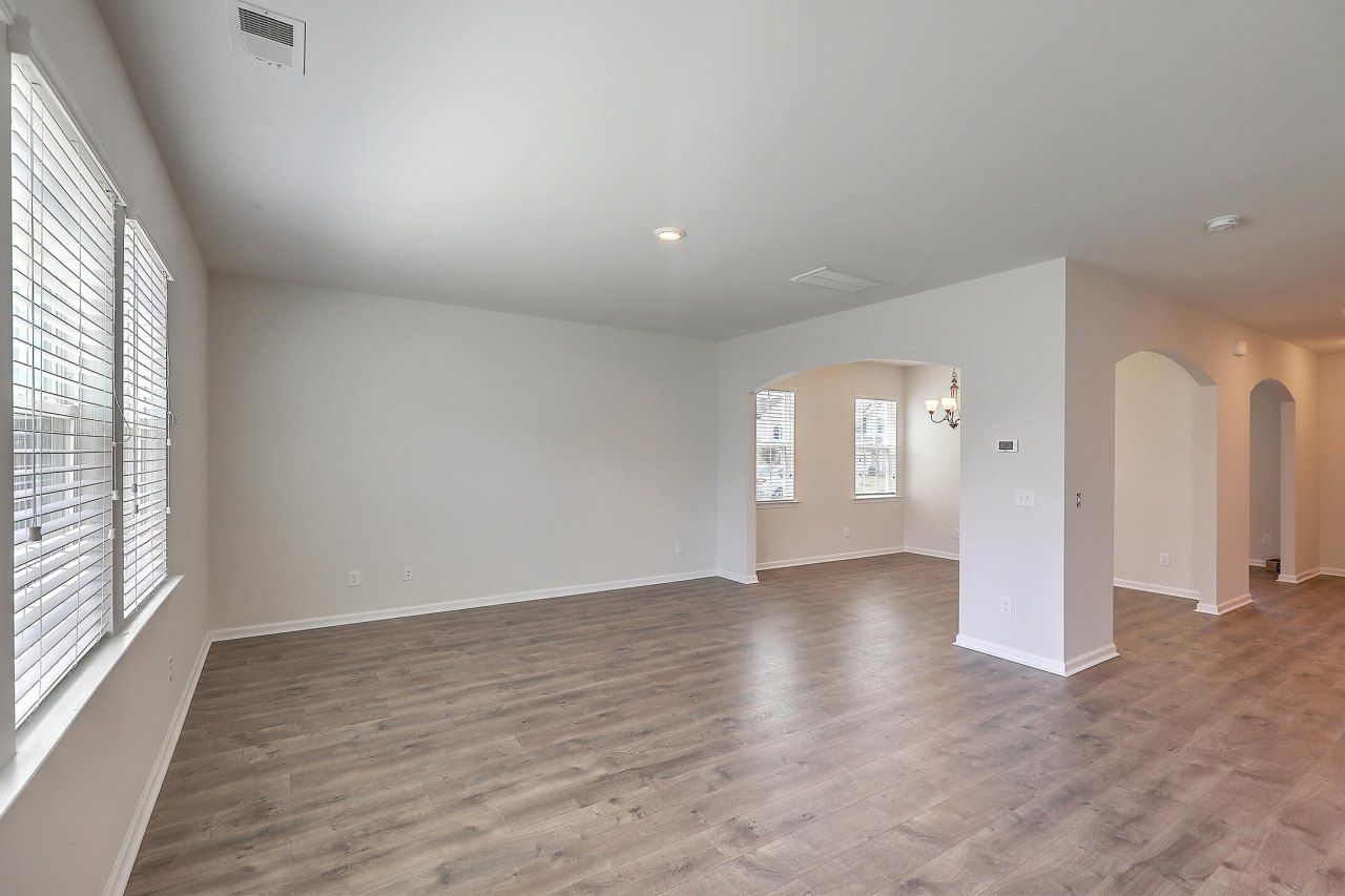 238 Wathen Drive Photo 12