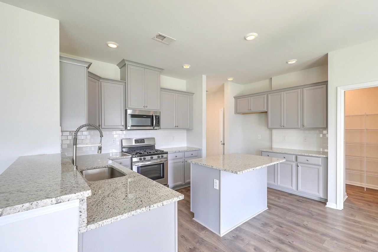 238 Wathen Drive Photo 17
