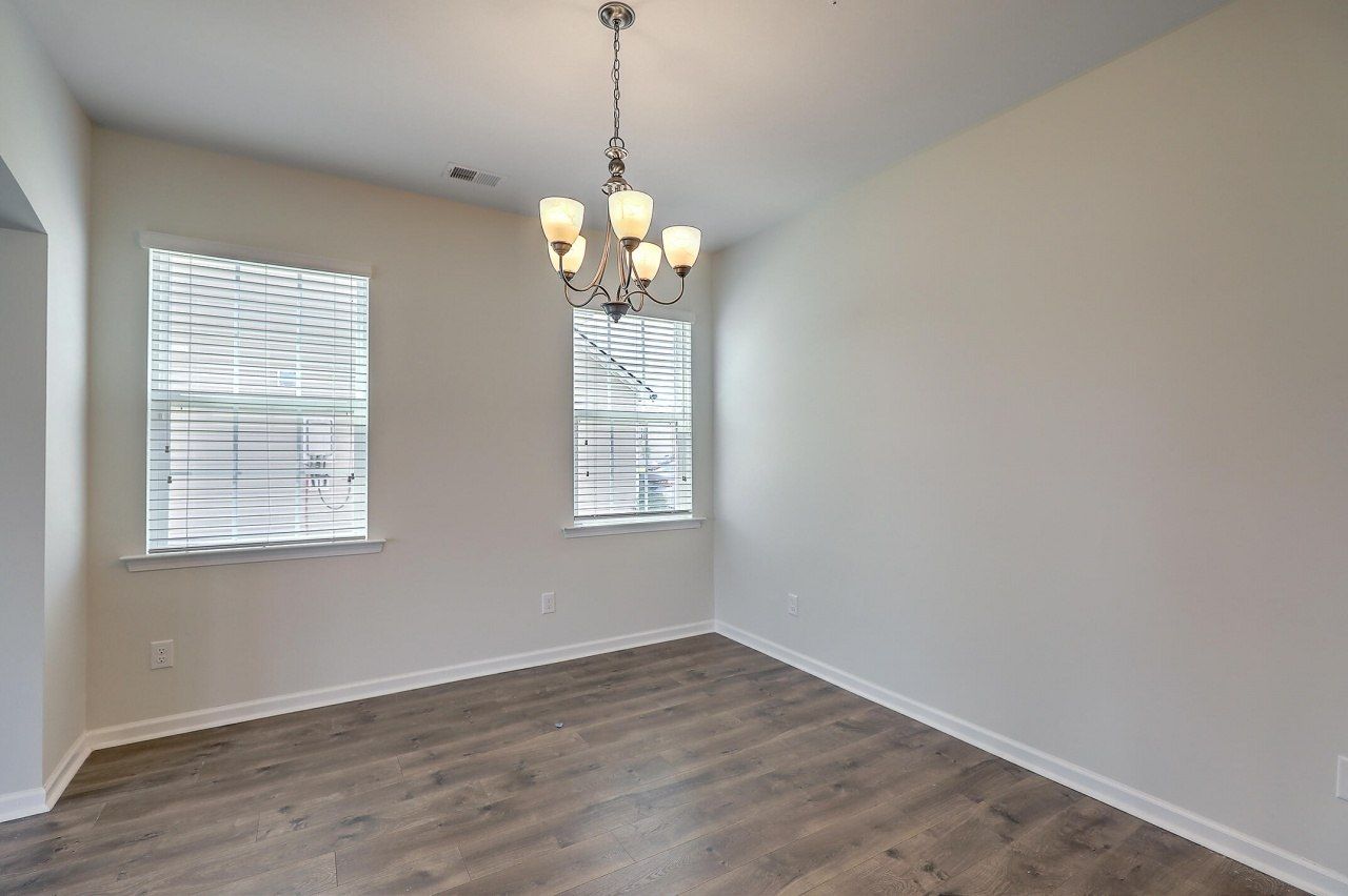 238 Wathen Drive Photo 9