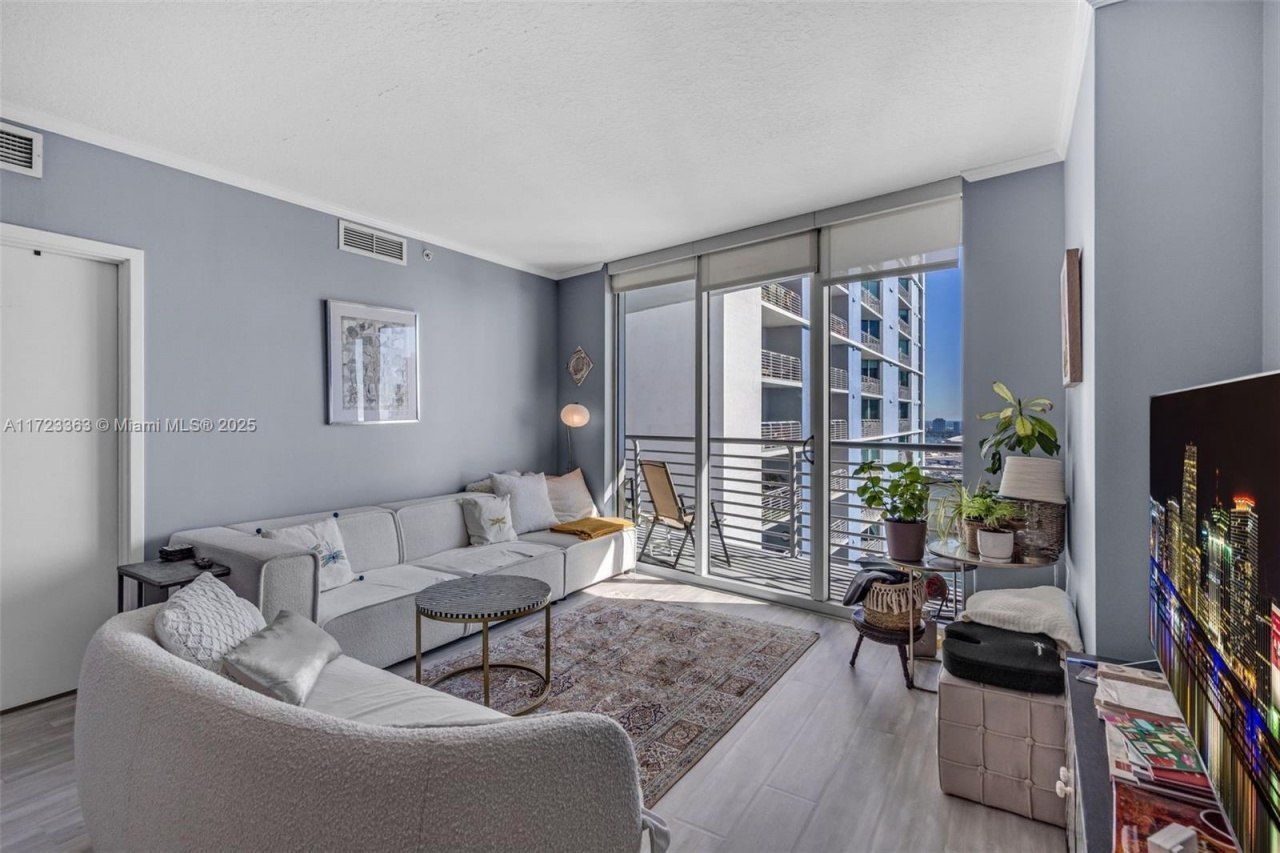 325 S Biscayne Blvd, Unit 3726, Miami, FL 33131 Photo