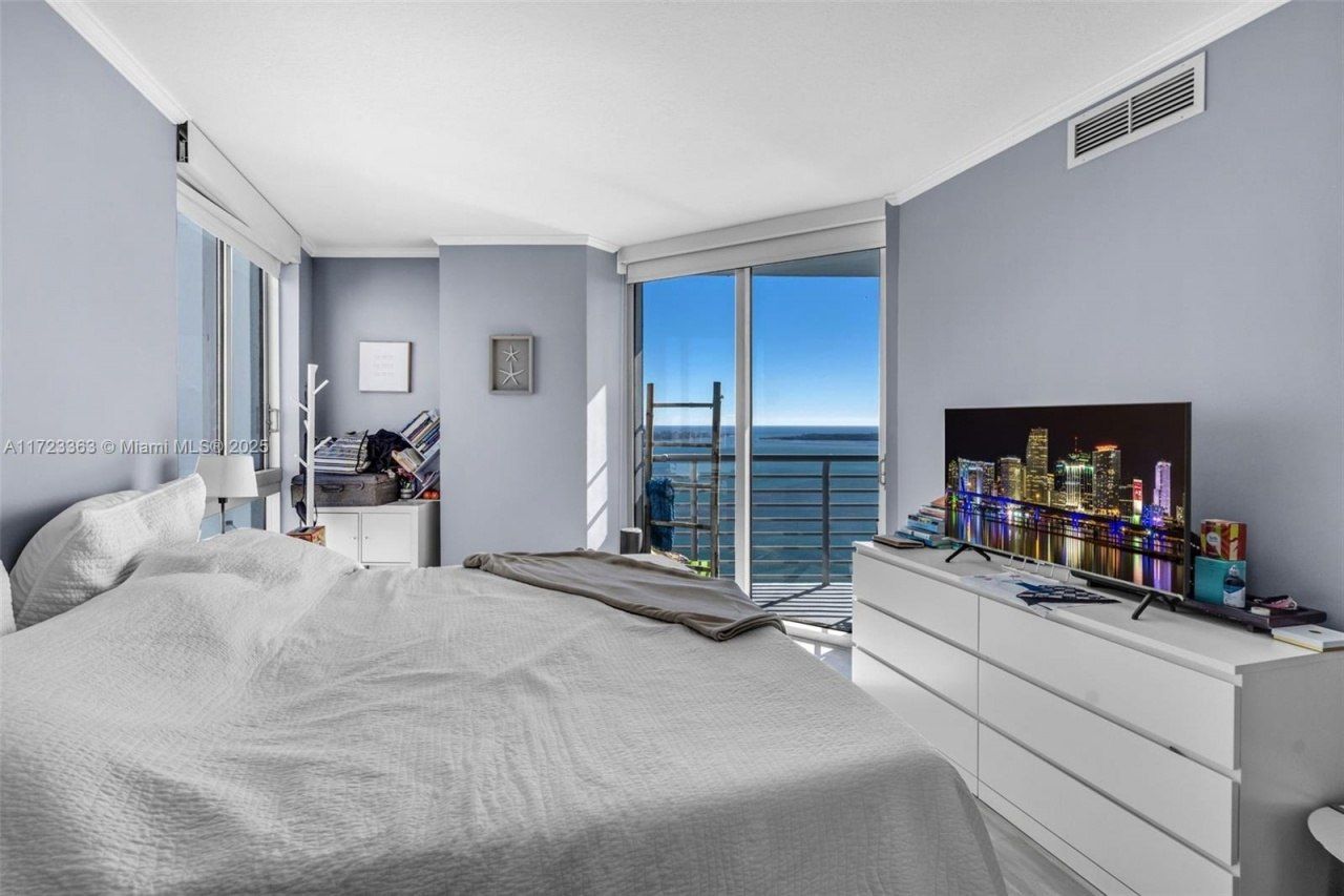 325 S Biscayne Blvd, Unit 3726, Miami, FL 33131 Photo