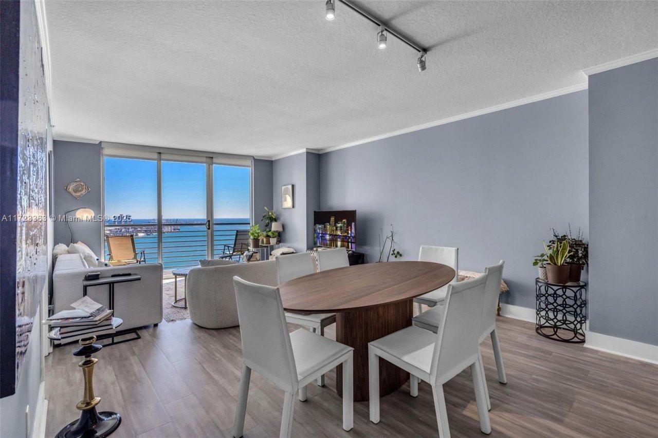 325 S Biscayne Blvd, Unit 3726, Miami, FL 33131 Photo