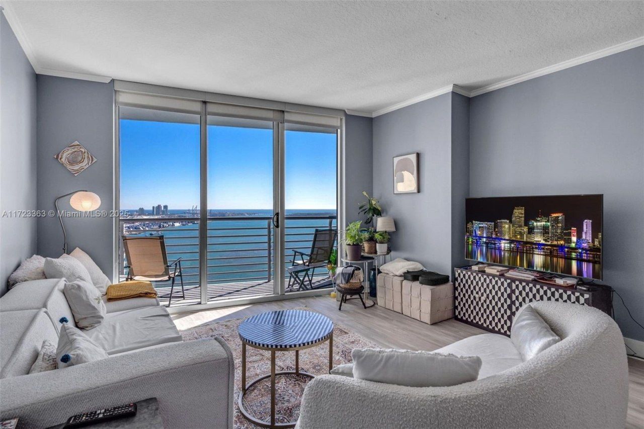 325 S Biscayne Blvd, Unit 3726, Miami, FL 33131 Photo