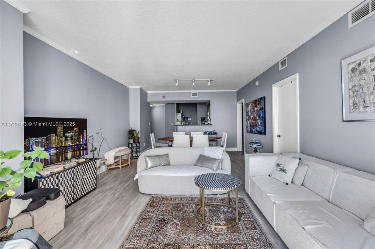 325 S Biscayne Blvd, Unit 3726, Miami, FL 33131 Photo