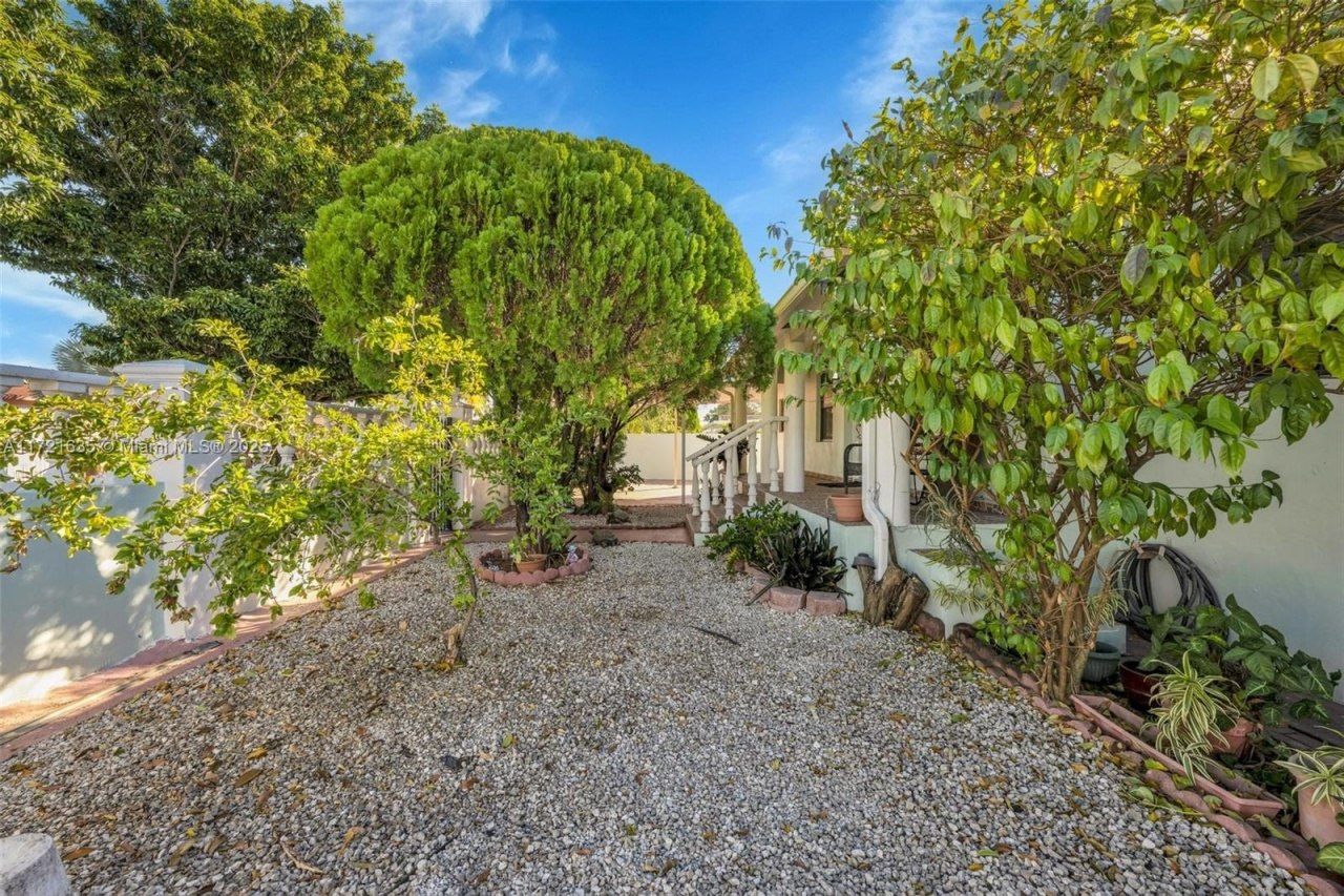 462 E 39th St, Hialeah, FL 33013 Photo