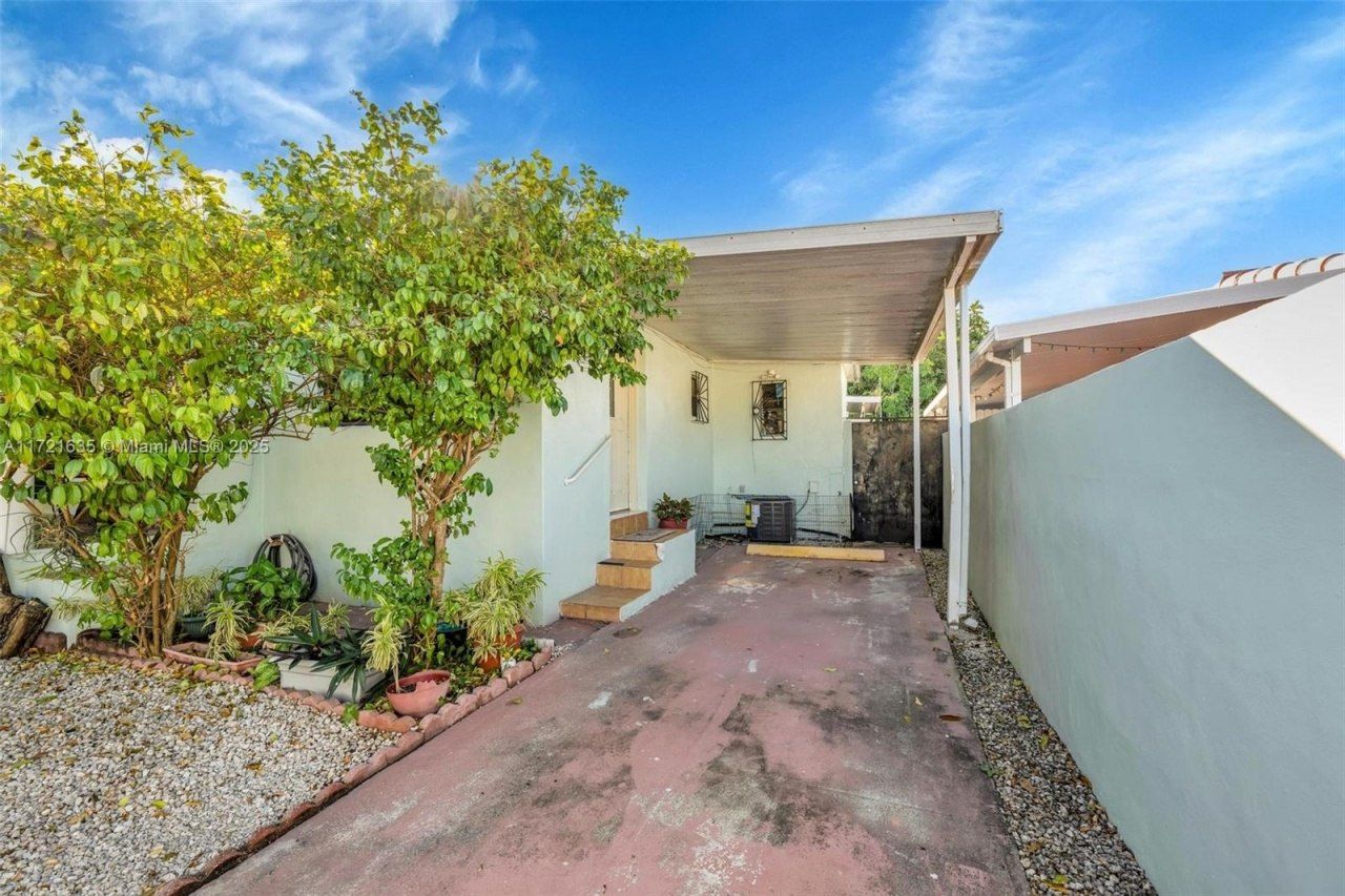 462 E 39th St, Hialeah, FL 33013 Photo