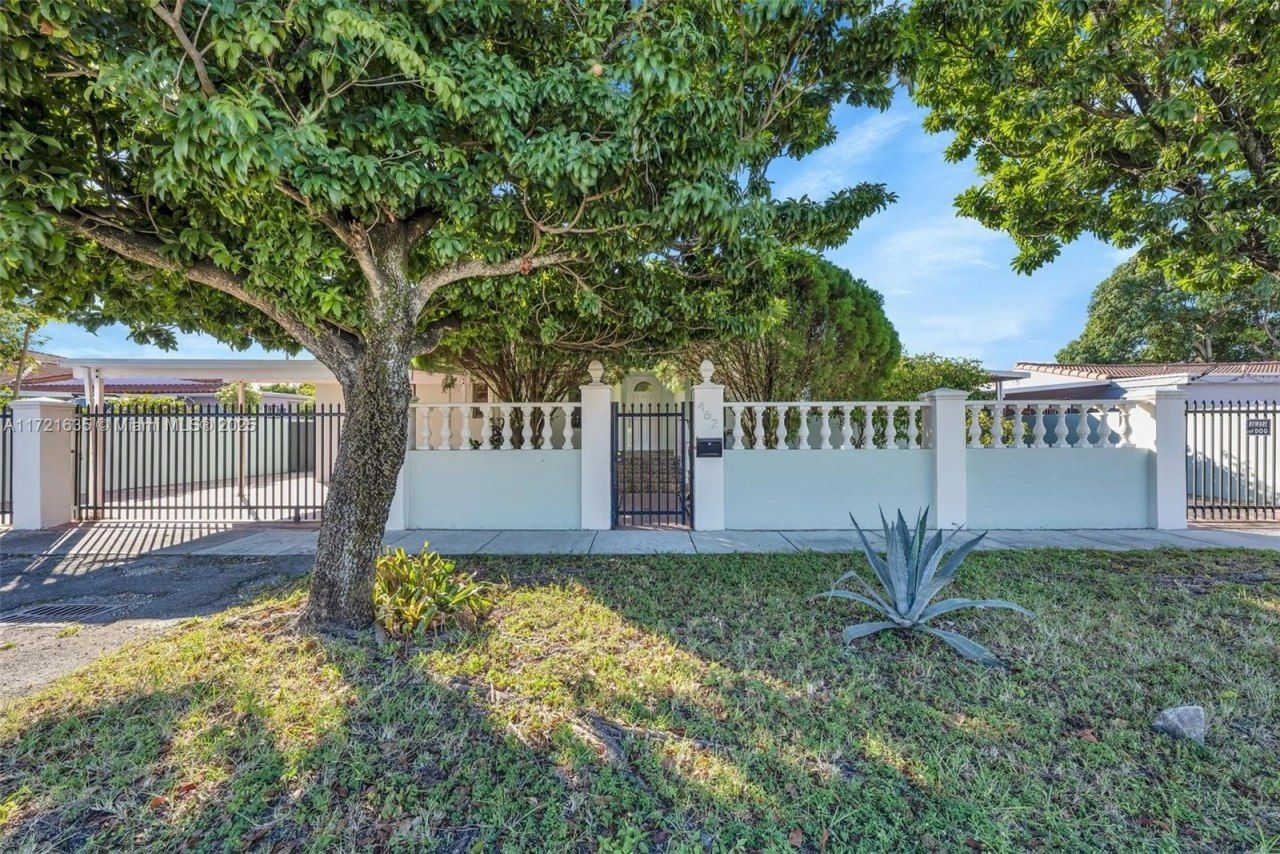 462 E 39th St, Hialeah, FL 33013 Photo