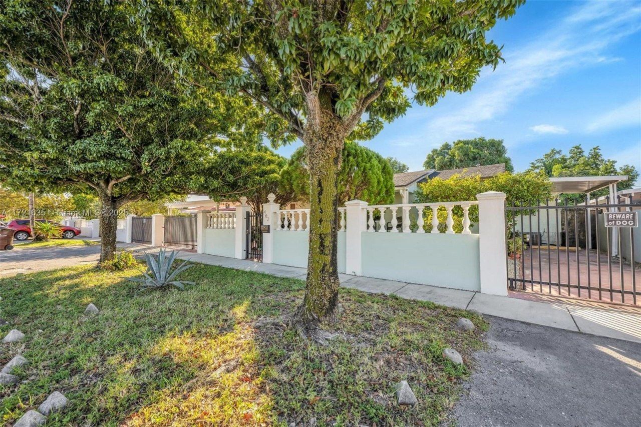 462 E 39th St, Hialeah, FL 33013 Photo