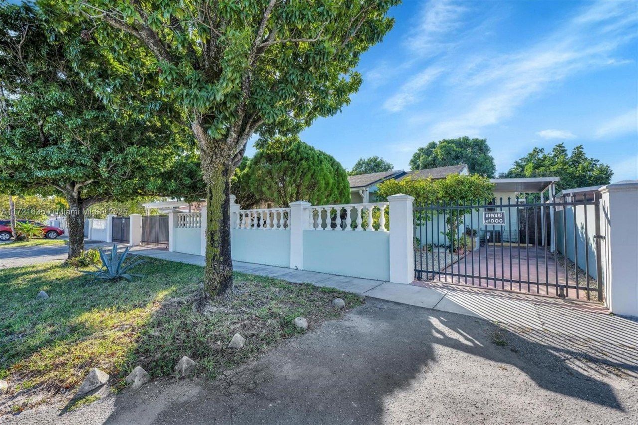 462 E 39th St, Hialeah, FL 33013 Photo
