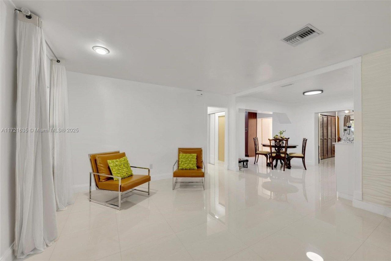 462 E 39th St, Hialeah, FL 33013 Photo