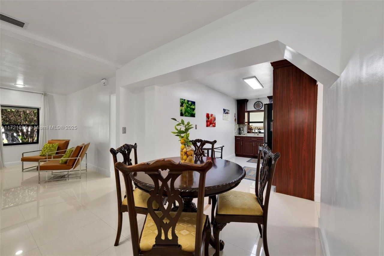 462 E 39th St, Hialeah, FL 33013 Photo