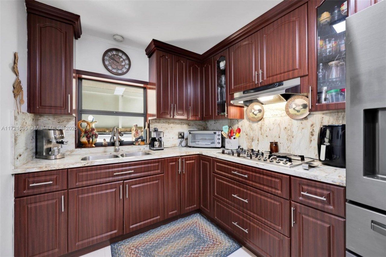 462 E 39th St, Hialeah, FL 33013 Photo