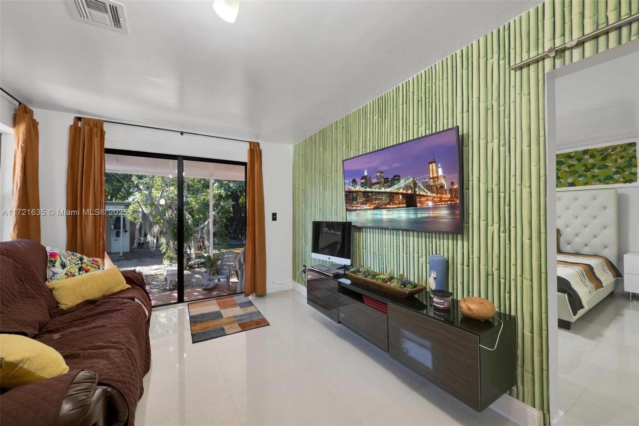 462 E 39th St, Hialeah, FL 33013 Photo