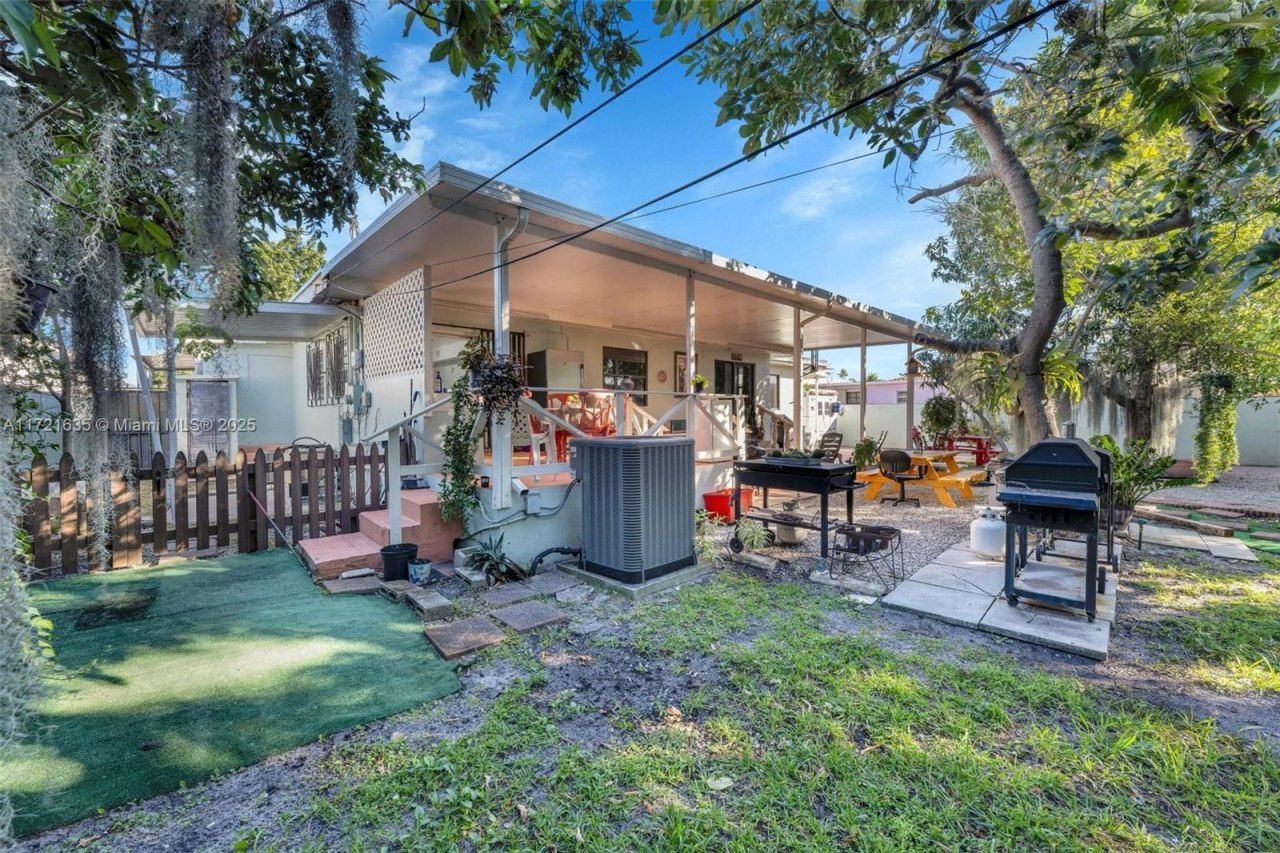 462 E 39th St, Hialeah, FL 33013 Photo