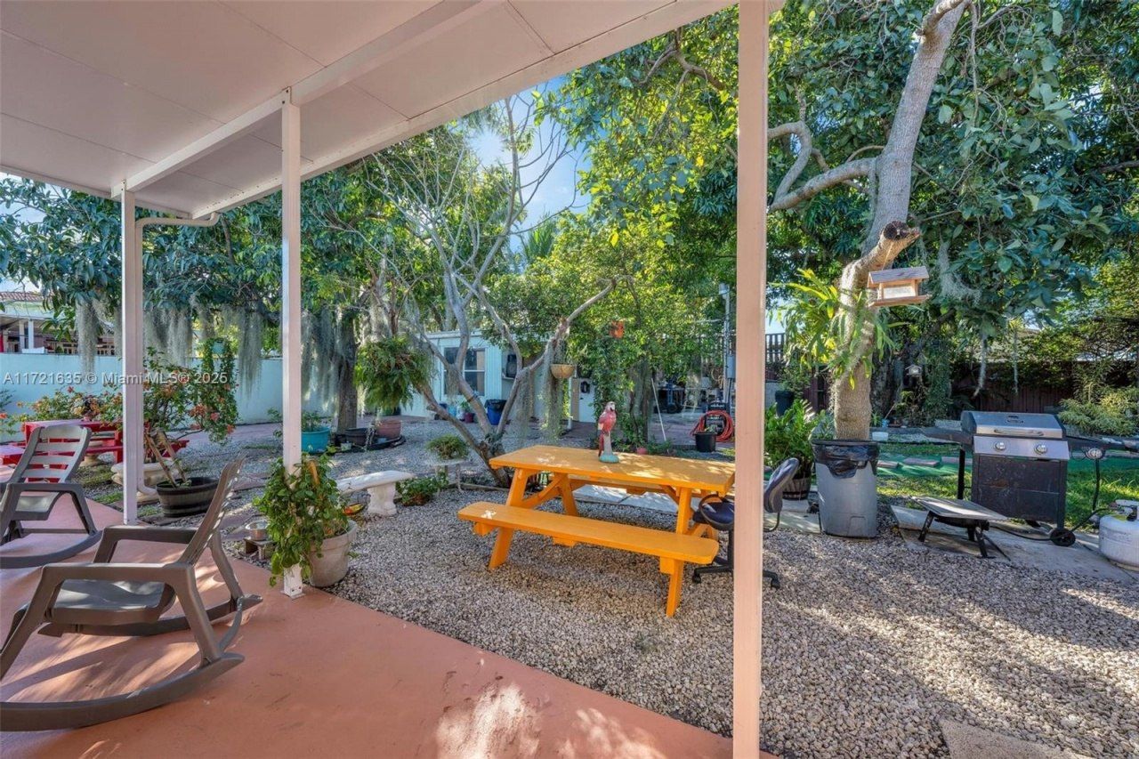 462 E 39th St, Hialeah, FL 33013 Photo