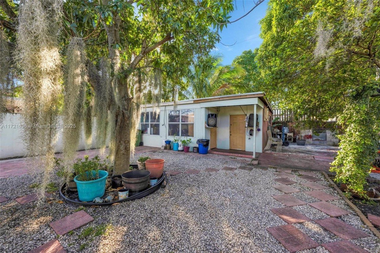 462 E 39th St, Hialeah, FL 33013 Photo