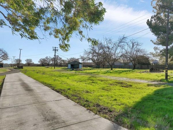3093 Feather River Blvd, Olivehurst, CA 95961