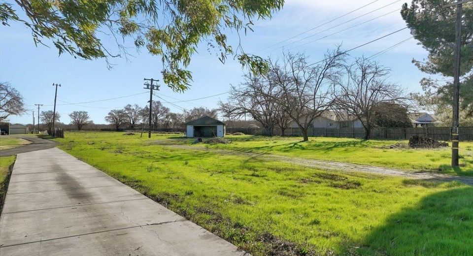 3093 Feather River Blvd, Olivehurst, CA 95961 Photo