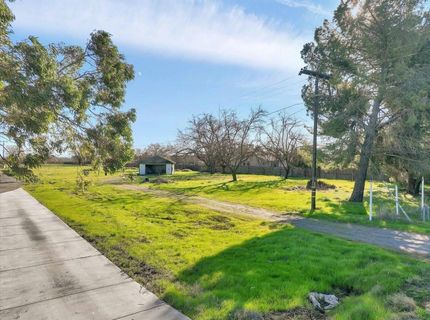 3093 Feather River Blvd, Olivehurst, CA 95961 Photo