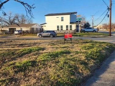 1804 Life Avenue, Dallas, TX 75212