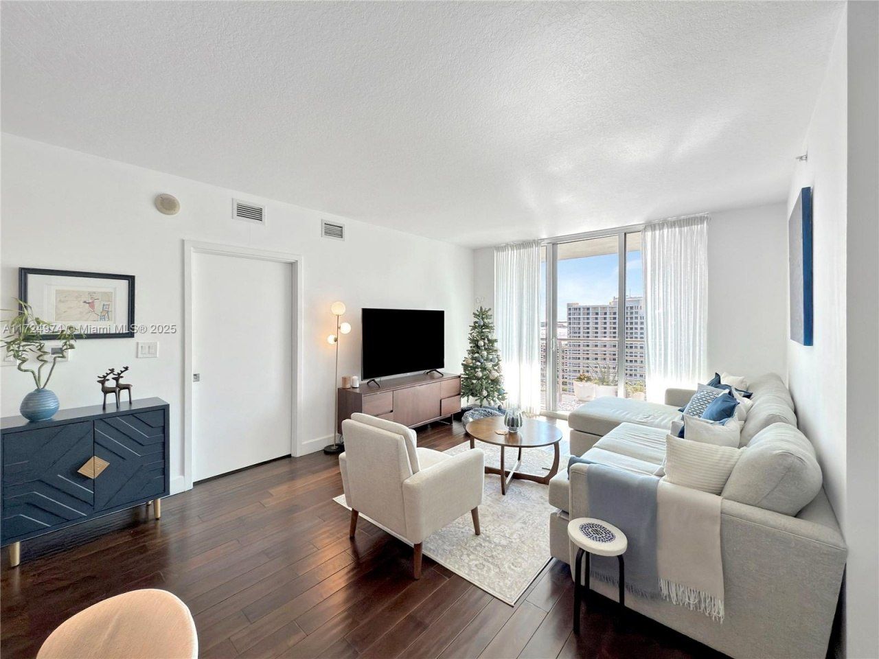 335 S Biscayne Blvd, Unit 2905, Miami, FL 33131 Photo