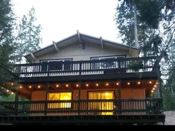 19418 Ferretti Road, Groveland, CA 95321