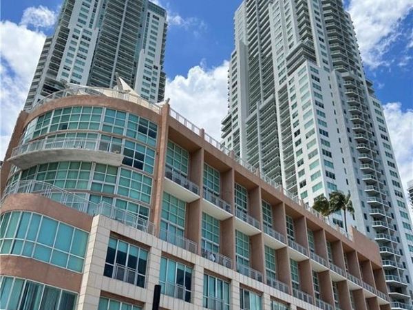 253 NE 2nd Street, Unit 2710, Miami, FL 33132