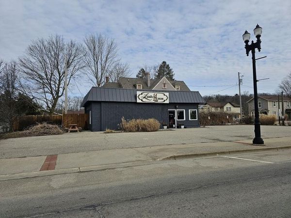 427 E Main Street, Lowell, MI 49331