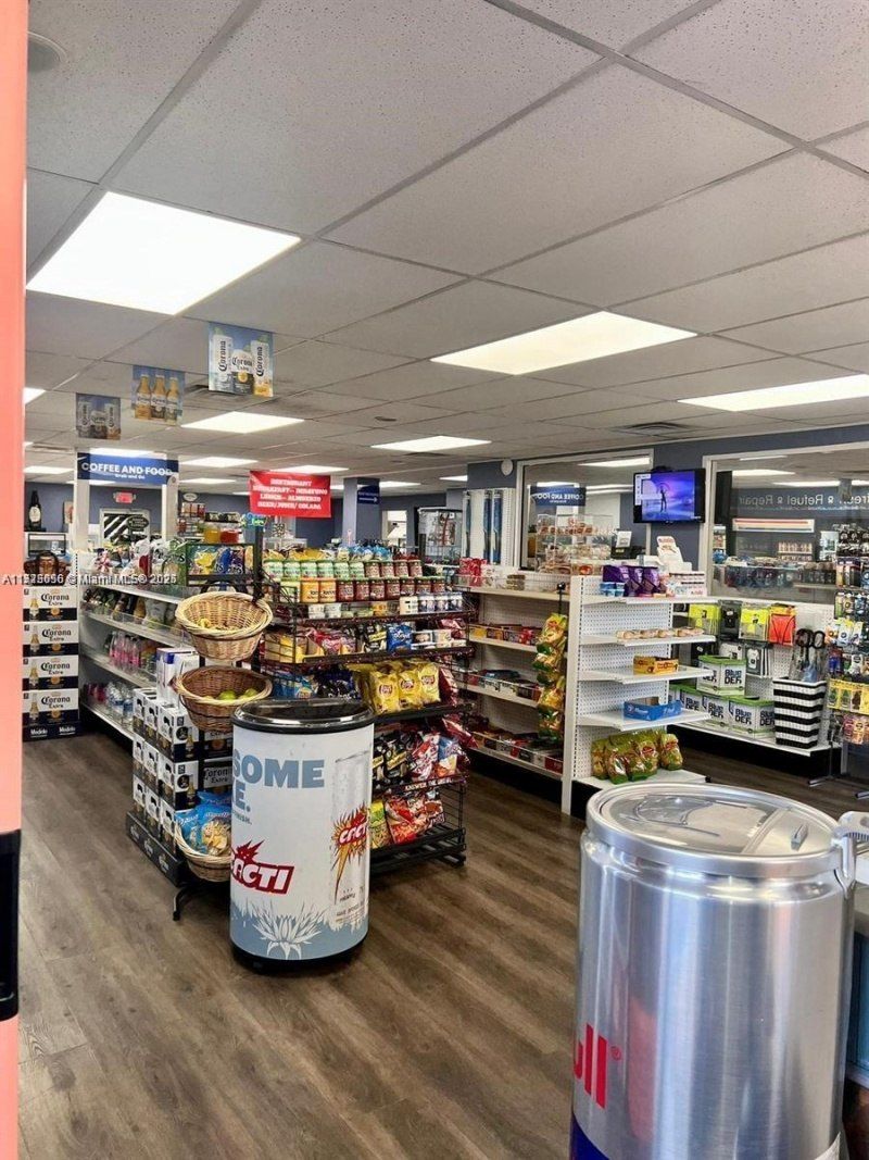 9101 W Okeechobee Rd, Unit 204, Hialeah Gardens, FL 33016 Photo