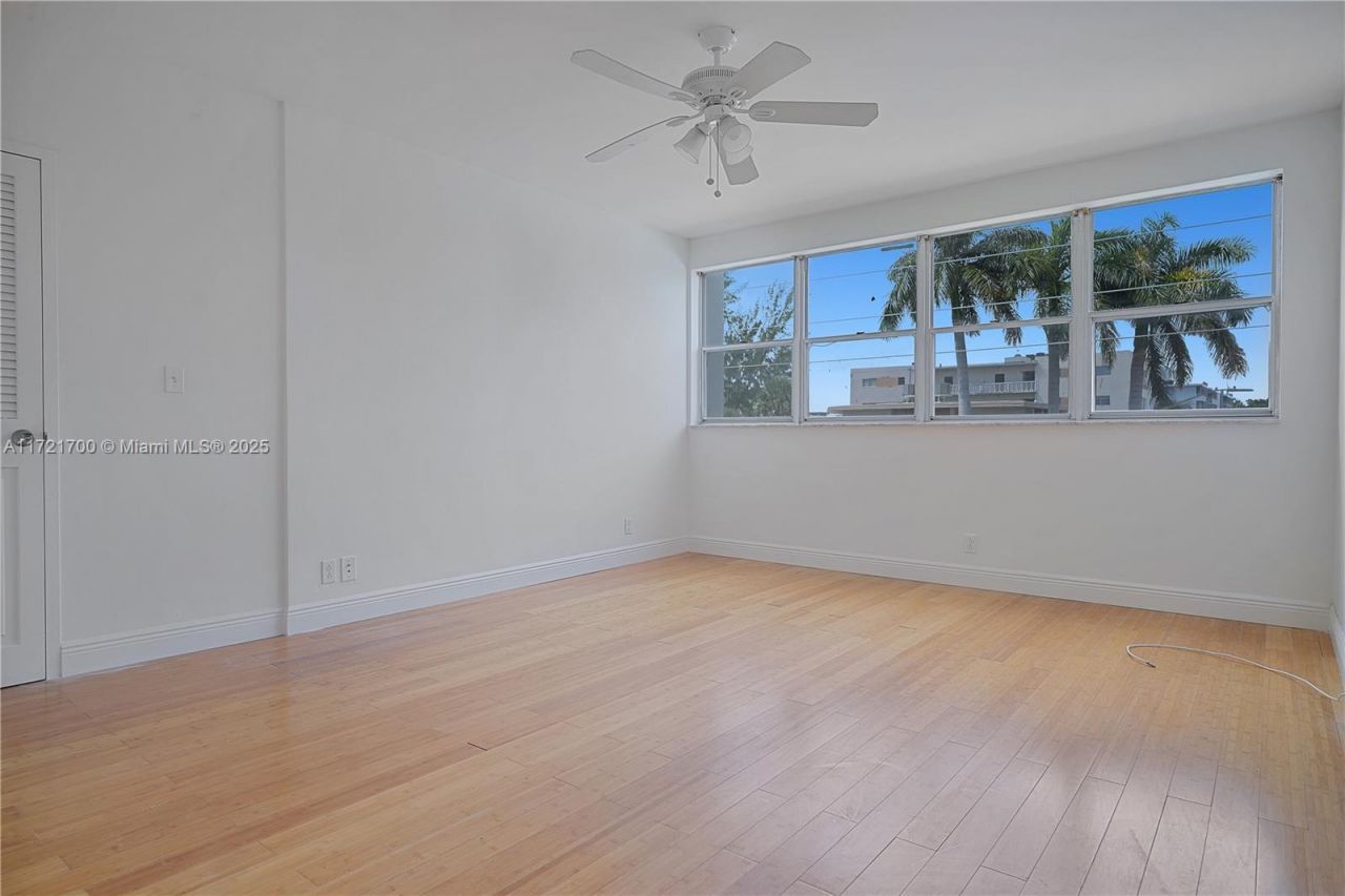 9381 E Bay Harbor Dr, Unit 301N, Bay Harbor Islands, FL 33154 Photo