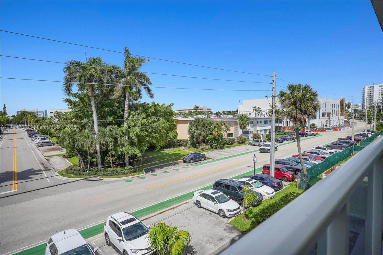 9381 E Bay Harbor Dr, Unit 301N, Bay Harbor Islands, FL 33154 Photo