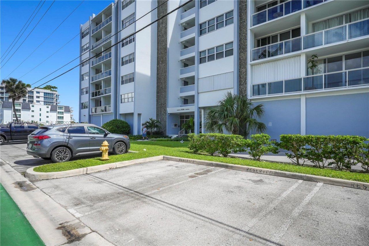 9381 E Bay Harbor Dr, Unit 301N, Bay Harbor Islands, FL 33154 Photo