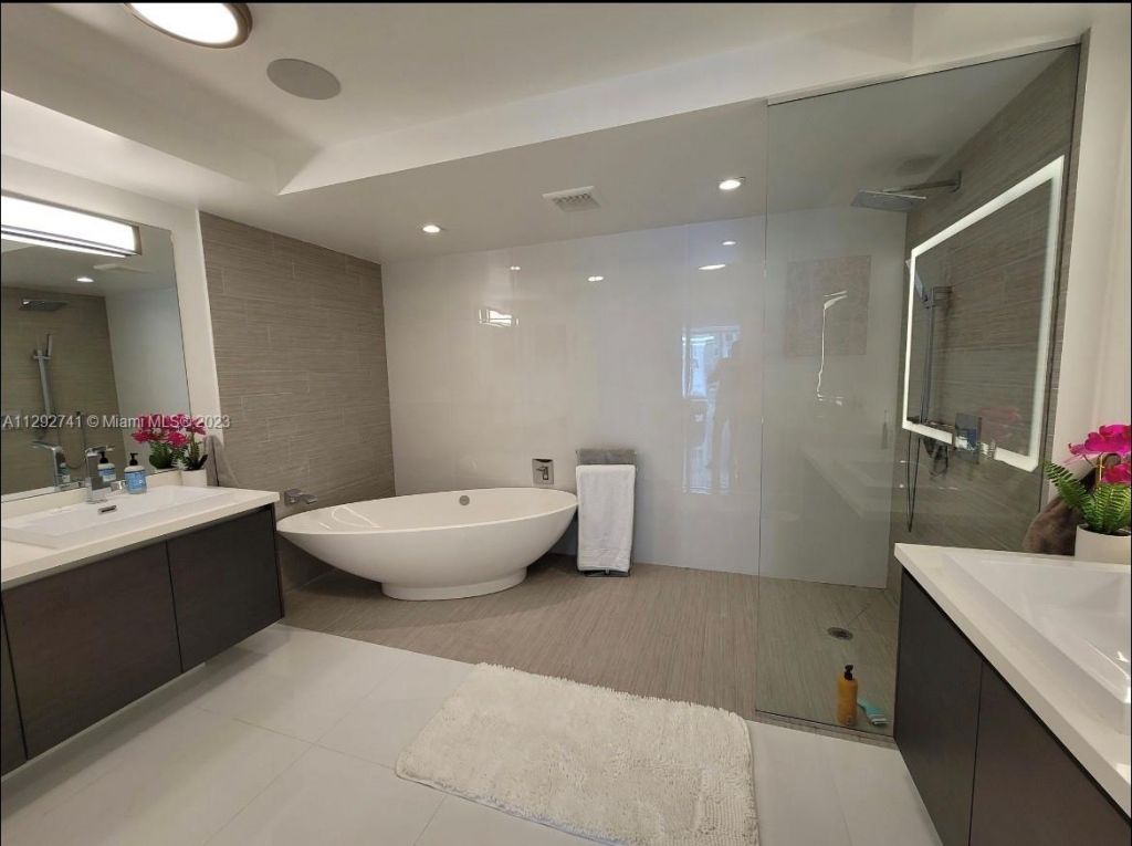 300 Sunny Isles Blvd, Unit 4-1202, Sunny Isles Beach, FL 33160 Photo