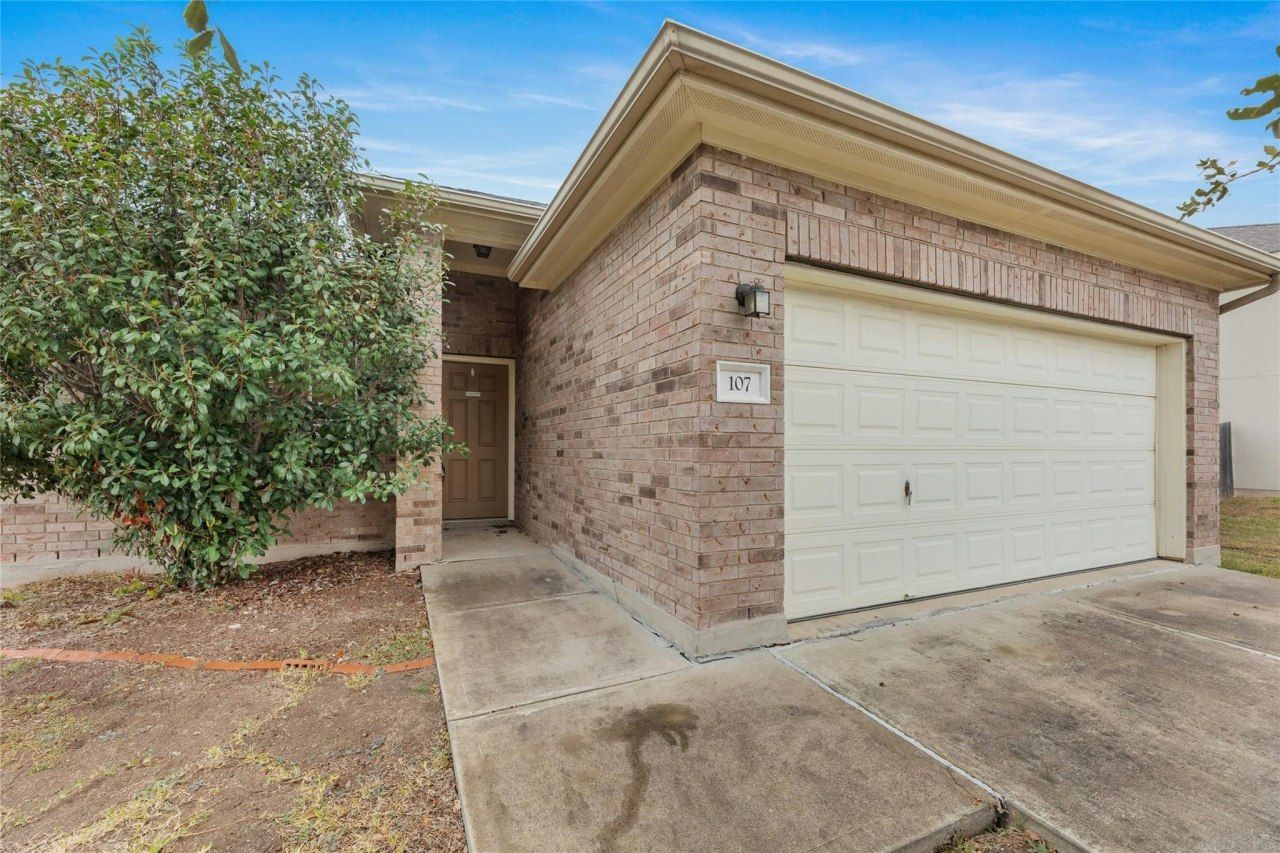 107 Saul St, Hutto, TX 78634 Main Photo