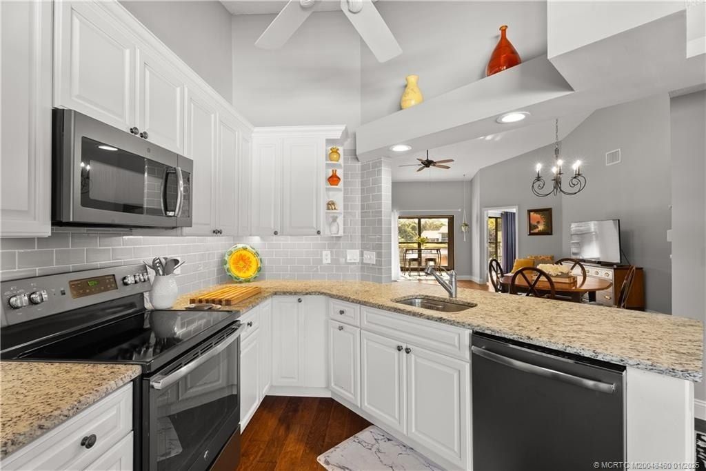 6130 SE Martinique Drive, Unit 201, Stuart, FL 34997 Photo