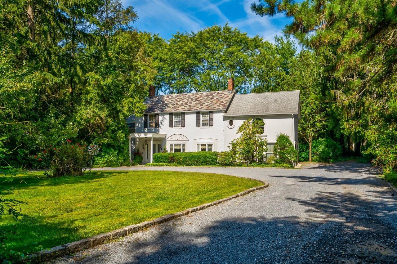 10 Hemlock Court, Laurel Hollow, NY 11771 Main Photo