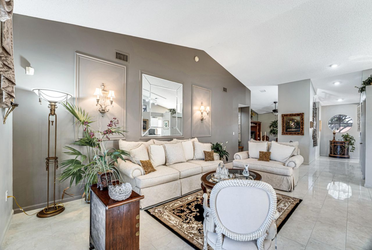 9817 Seacrest Circle, Unit 201, Boynton Beach, FL 33437 Photo