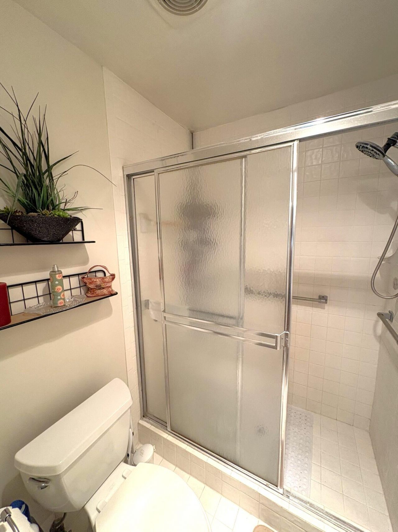 9817 Seacrest Circle, Unit 201, Boynton Beach, FL 33437 Photo