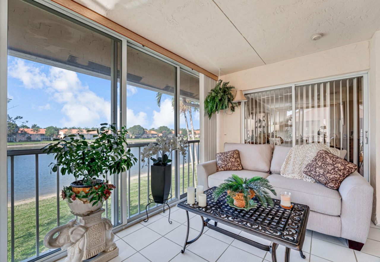9817 Seacrest Circle, Unit 201, Boynton Beach, FL 33437 Photo