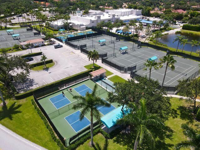 9817 Seacrest Circle, Unit 201, Boynton Beach, FL 33437 Photo