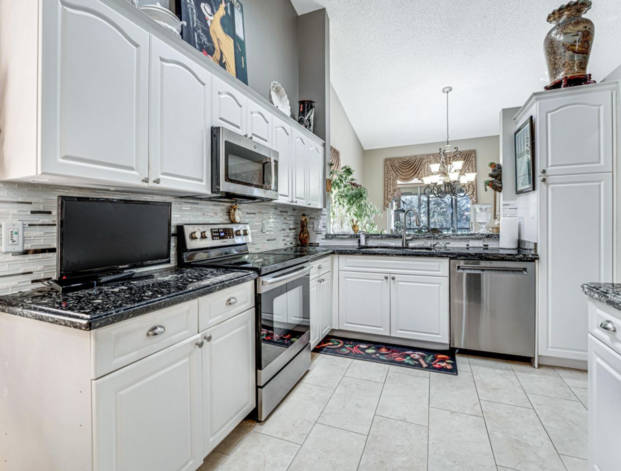 9817 Seacrest Circle, Unit 201, Boynton Beach, FL 33437 Photo