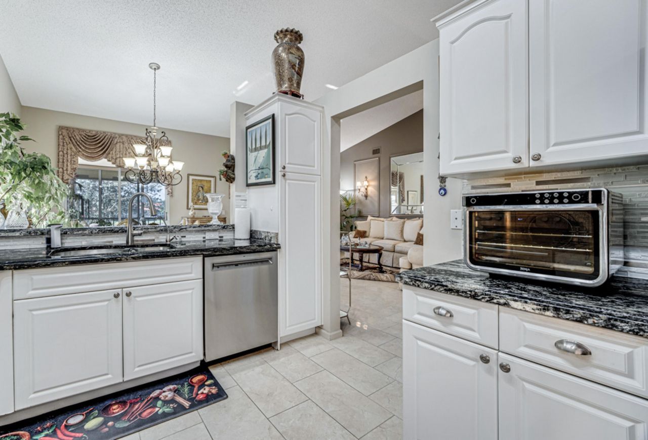 9817 Seacrest Circle, Unit 201, Boynton Beach, FL 33437 Photo