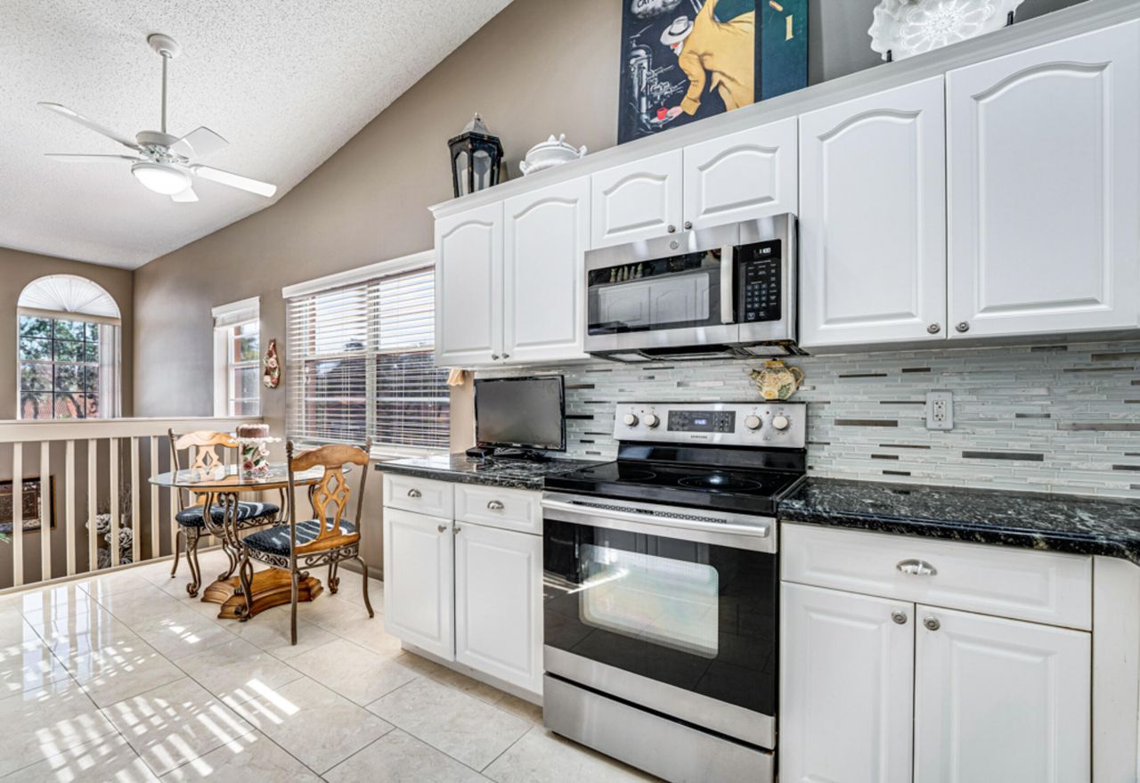9817 Seacrest Circle, Unit 201, Boynton Beach, FL 33437 Photo