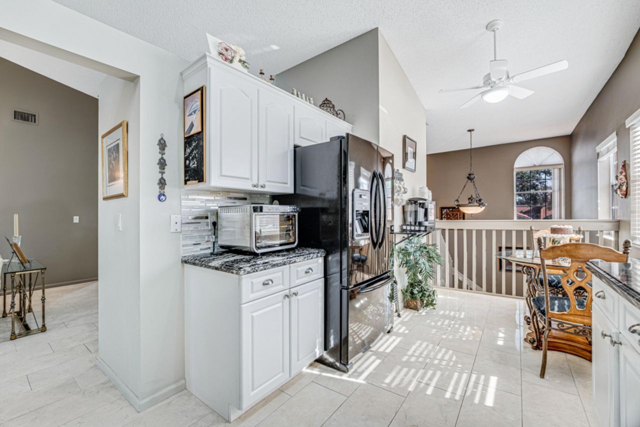 9817 Seacrest Circle, Unit 201, Boynton Beach, FL 33437 Photo
