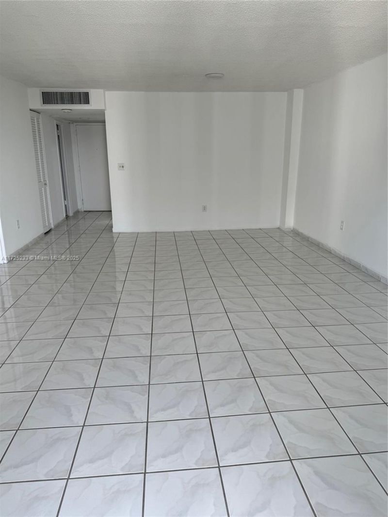 5701 Collins Ave, Unit 1011, Miami Beach, FL 33140 Photo